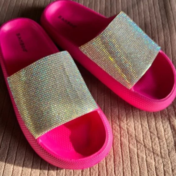 BAMBOO Shoes - NWT Lizzy Hot Pink Slides